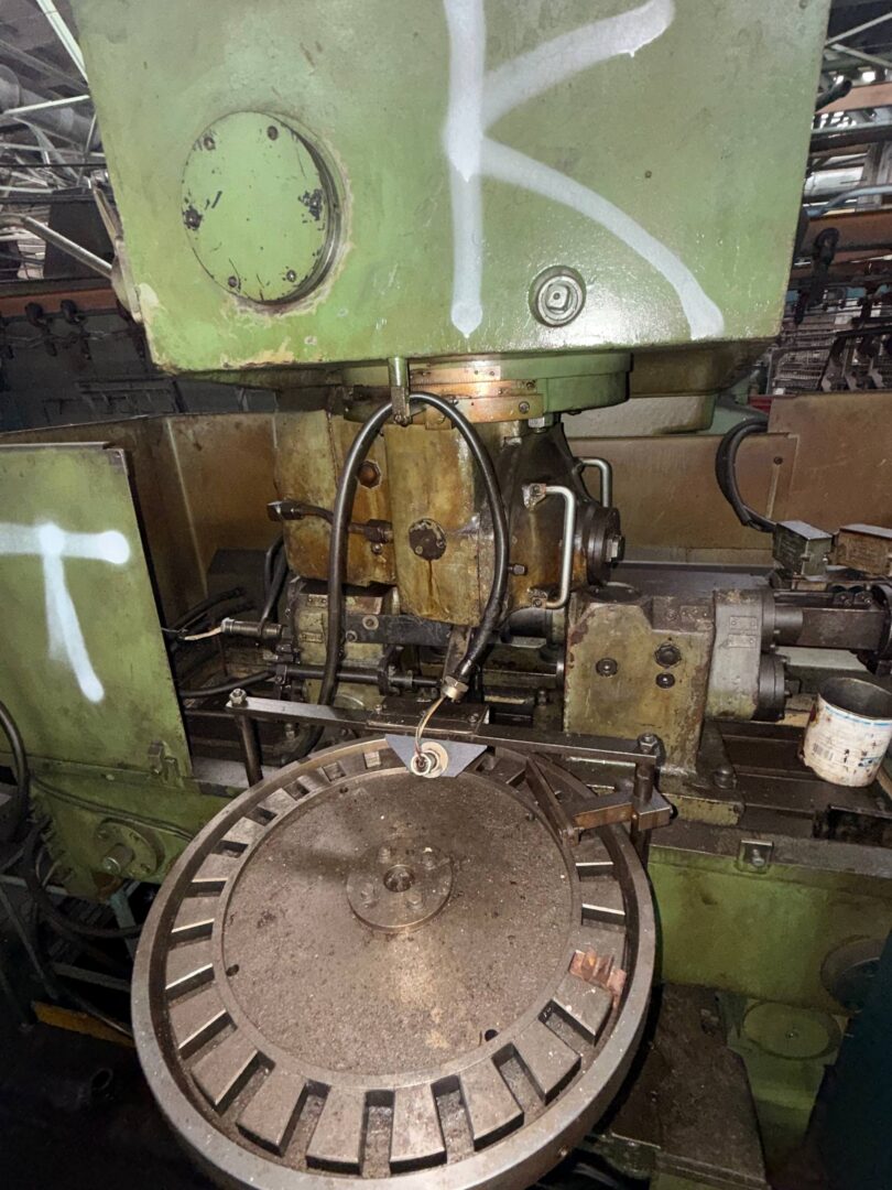 Зубошевинговальный станок авс 02 3009 (48203), инв. № 48203 — рабочая зона