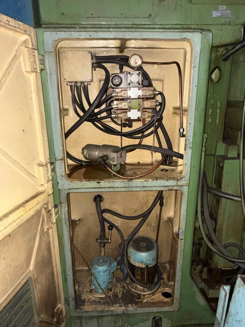 Зубошевинговальный станок авс 02 3009 (48203), инв. № 48203 — гидросистема