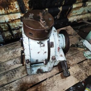 Универсальная делительная головка TOS с задней бабкой